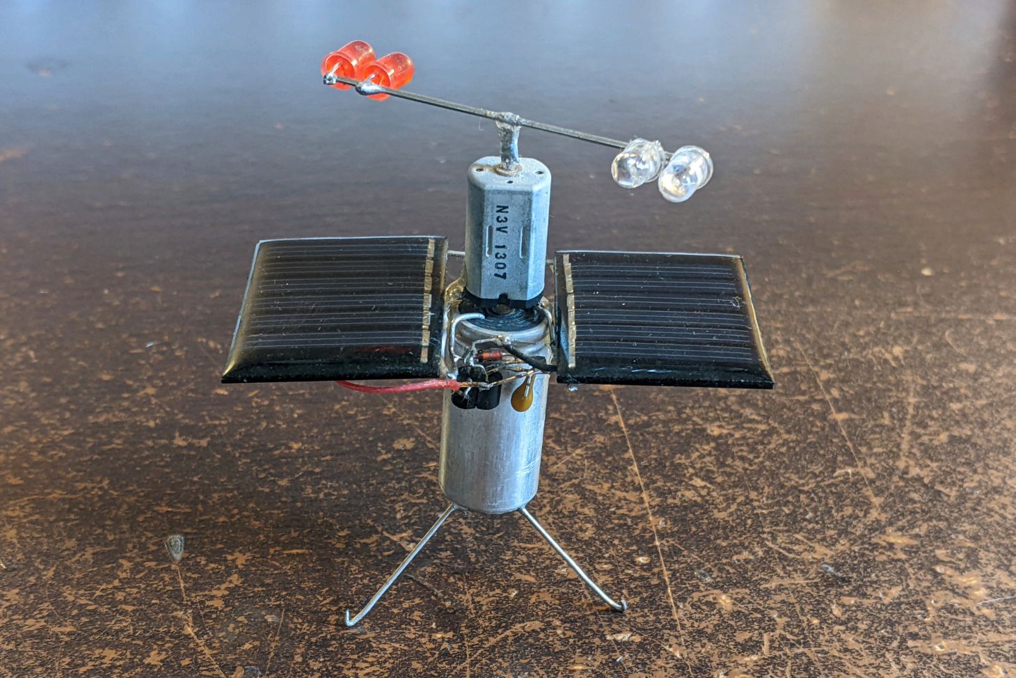 A desktop spinner robot.